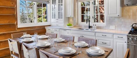 Maison, 3 chambres | Restauration