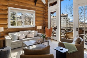 Maison, 3 chambres | Coin séjour