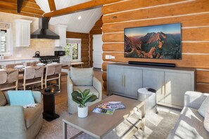 Maison, 3 chambres | Coin séjour