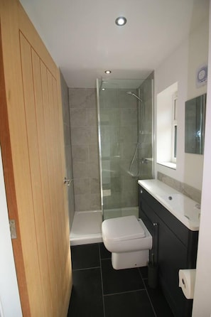 Studio | Bathroom