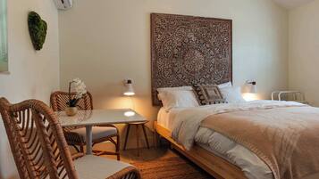 1 bedroom, internet, bed sheets