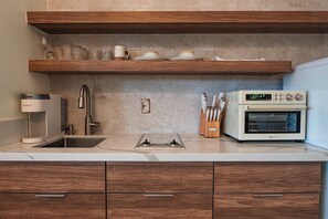 Fridge, oven, cookware/dishes/utensils