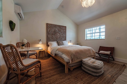 Private Beach Access & Ocean Breezes | Your Perfect Getaway