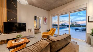 Villa, 4 Bedrooms, Private Pool, Mountain View | Living room