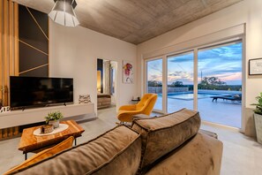 Villa, 4 Schlafzimmer, eigener Pool, Bergblick | Wohnzimmer