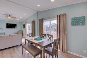 Interior - Salty Knights Centrally Located to Beach and Boardwalk (Carolina Beach)