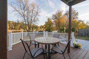 Outdoor dining - Waterfront Cottage w/ Barrel sauna & Fishing Pier (Dexter)