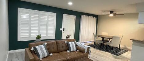 Smart TV, videojuegos, libros, biblioteca de música