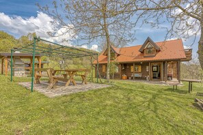 Khu ẩm thực ngoài trời