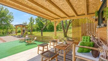 Family House, Multiple Bedrooms, Mountainside (Rural House With Wellness) | Outdoor dining