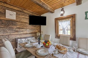 Familienhaus, Mehrere Schlafzimmer, Bergseite (Rural House With Wellness) | Speisen