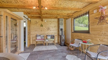 Family House, 2 Bedrooms, Mountainside (Rural House With Wellness) | Interior