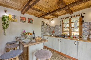Family House, Multiple Bedrooms, Mountainside (Rural House With Wellness) | Private kitchen