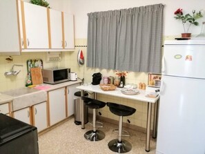 Apartment | 2 bedrooms - Elegant Apartment in Acropolis With Roof Garden (Athens)