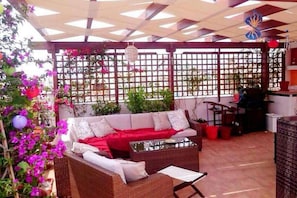 House | 2 bedrooms - Elegant Apartment in Acropolis With Roof Garden (Athens)