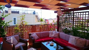 House | 2 bedrooms - Elegant Apartment in Acropolis With Roof Garden (Athens)