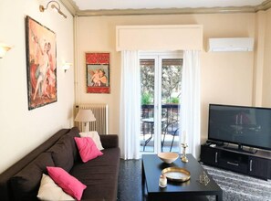 2 bedrooms - Elegant Apartment in Acropolis With Roof Garden (Athens)