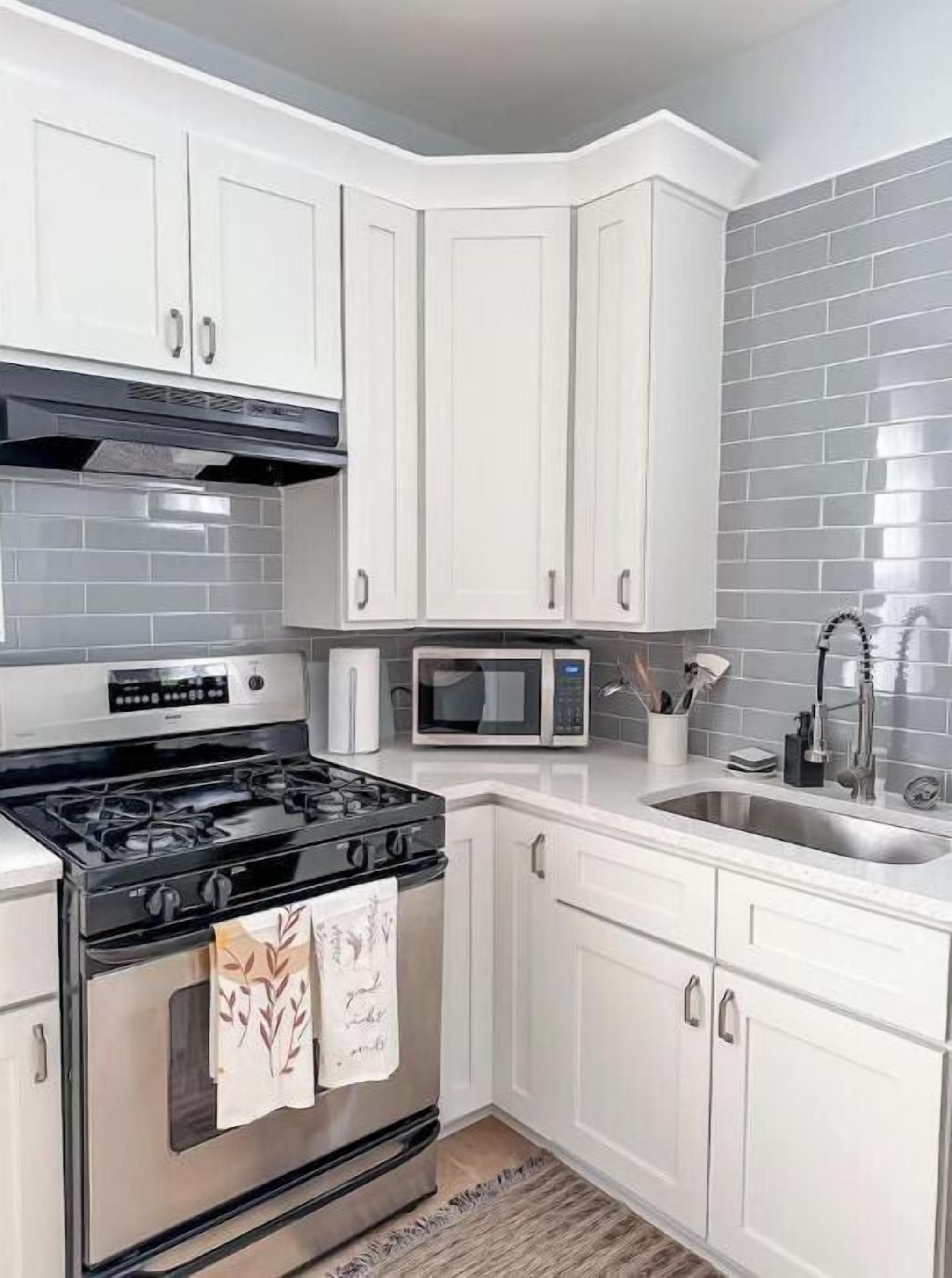 Microondas, horno, parrilla de estufa y lavavajillas 