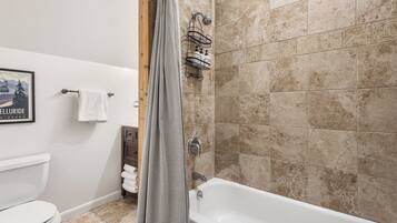 Condo, 1 Bedroom | Bathroom | Towels