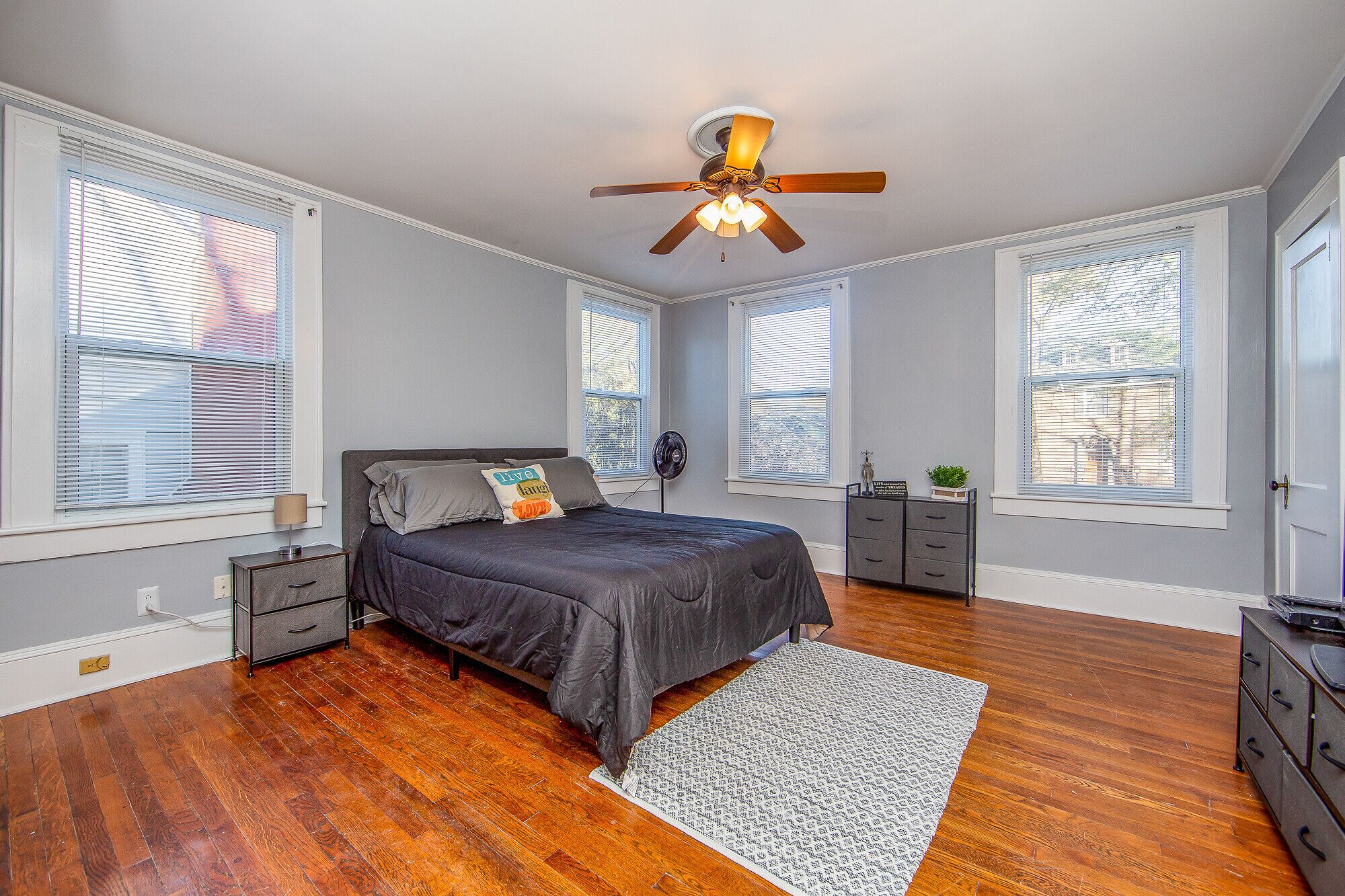 2 bedrooms, bed sheets