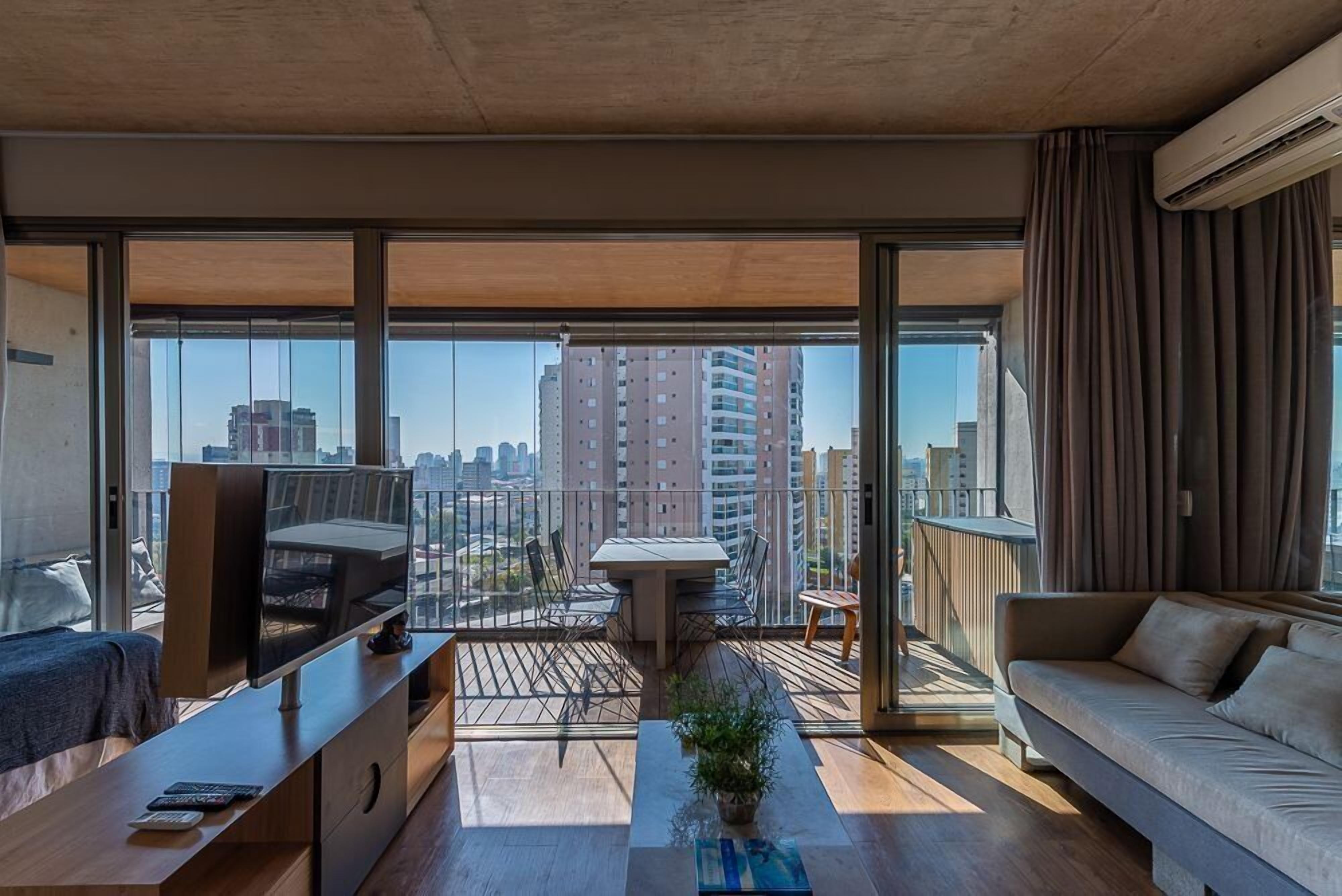 Apartamento superior - HK85 | Living area | 32-inch TV with satellite channels
