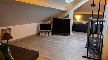 2 chambres, fer et planche à repasser, lit parapluie, Wi-Fi gratuit