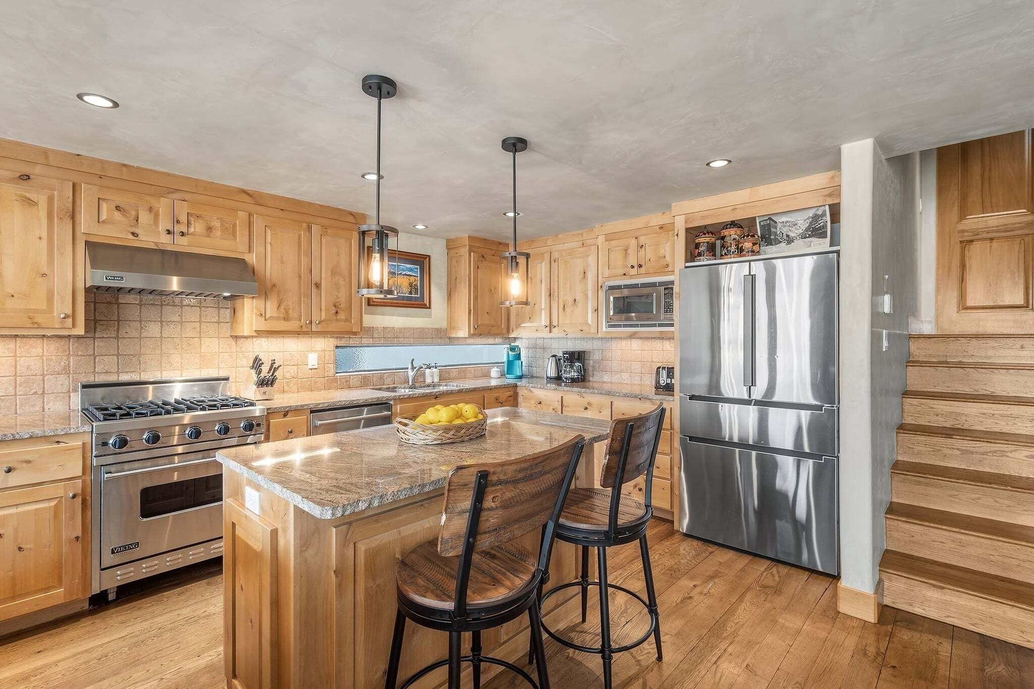 Condo, 2 Bedrooms | Private kitchen