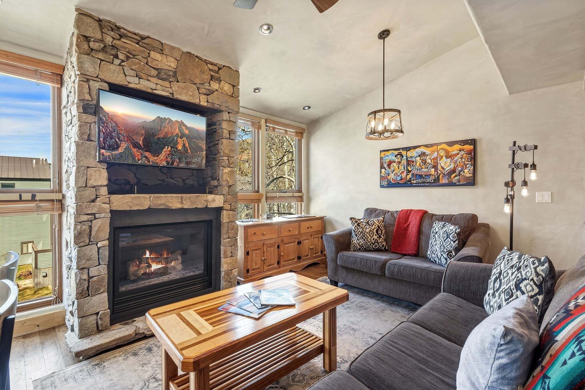 Condo, 2 Bedrooms | Living area | Smart TV