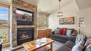 Condo, 2 Bedrooms | Living area | Smart TV