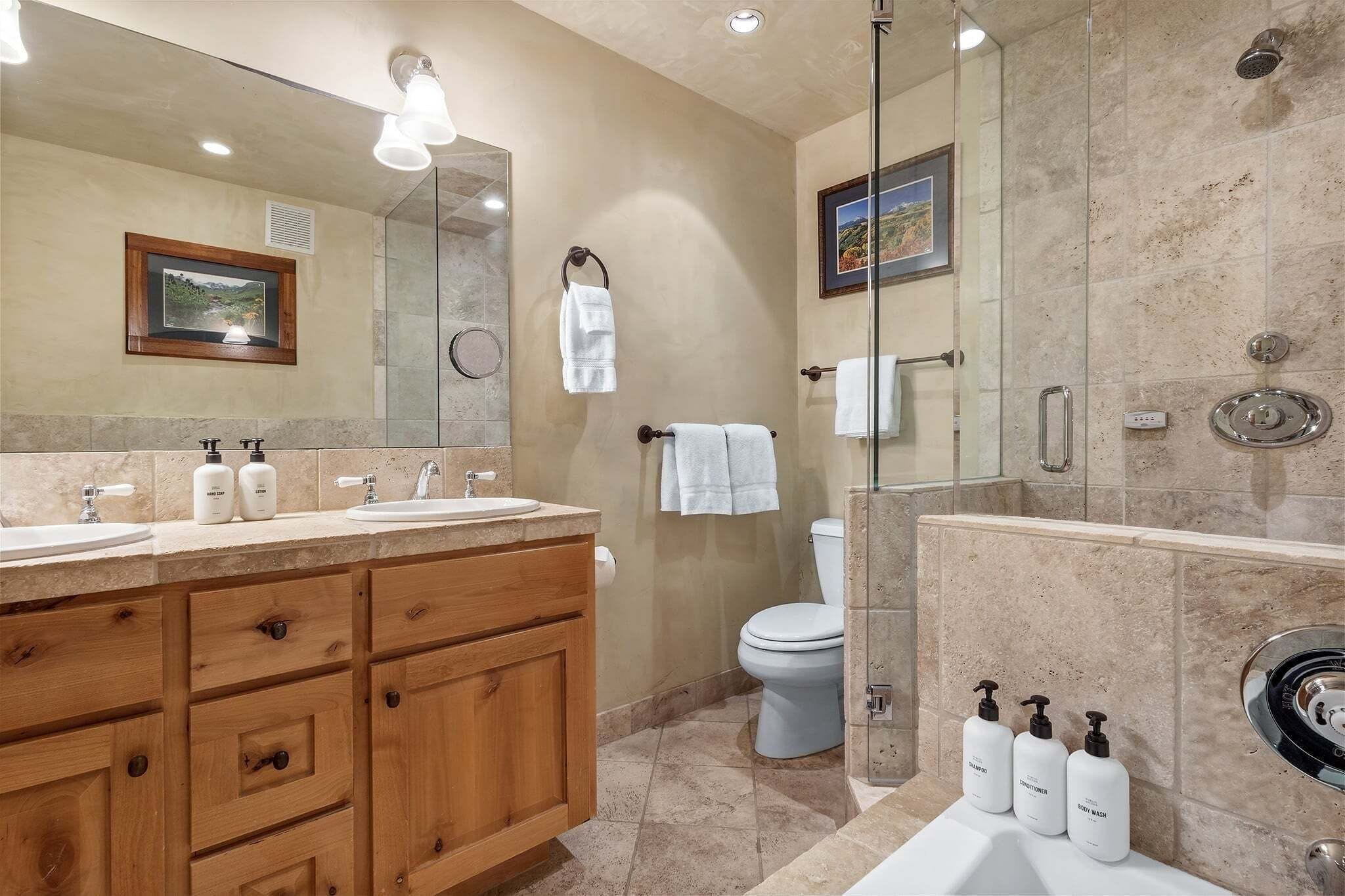 Condo, 2 Bedrooms | Bathroom | Towels