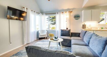 Bandon Beach House Rental: Walk to Downtown!