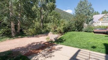 Condo, 1 Bedroom | Property grounds