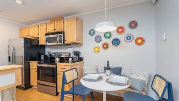 Condo, 2 Bedrooms | Private kitchen | Fridge, oven, coffee/tea maker, toaster