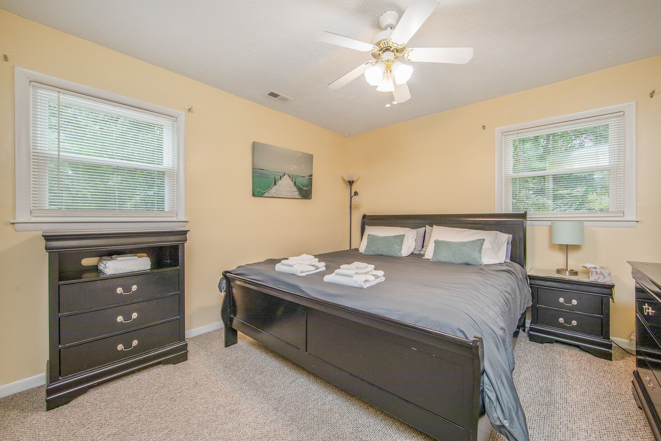 4 phòng ngủ, bộ trải giường 