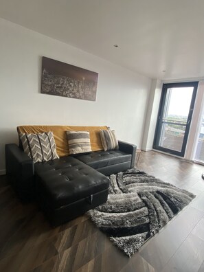 Living area - Secc&hydro Apartment in Glasgow With Great Views (Glasgow)