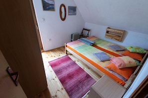 House, Multiple Beds | 3 bedrooms, iron/ironing board, free WiFi, bed sheets - Captivating 3-bed House in Zabljak, Zminica (Zminica)