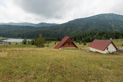 Captivating 3-bed House in Zabljak, Zminica