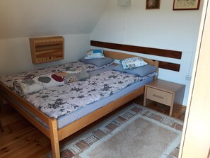 3 bedrooms, iron/ironing board, free WiFi, bed sheets - Captivating 3-bed House in Zabljak, Zminica (Zminica)