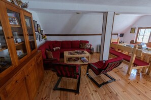 Fireplace - Captivating 3-bed House in Zabljak, Zminica (Zminica)