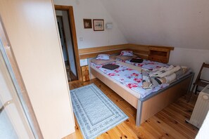 House, Multiple Beds | 3 bedrooms, iron/ironing board, free WiFi, bed sheets - Captivating 3-bed House in Zabljak, Zminica (Zminica)
