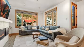 Bæjarhús - 4 svefnherbergi | Stofa