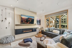 Townhome, 4 Bedrooms | Living area