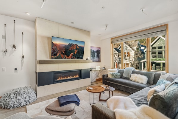 Townhome, 4 Bedrooms | Living area