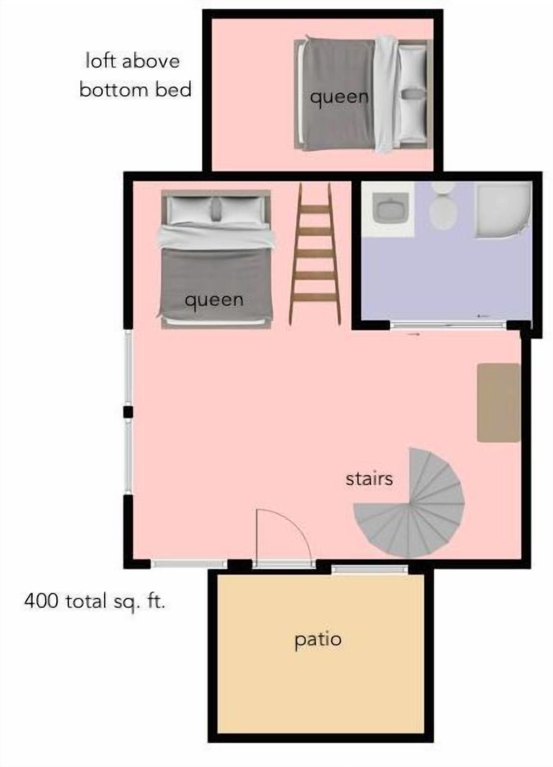 Habitación de 37 metros cuadrados con un entrepiso sobre la cama inferior, un patio y una escalera.