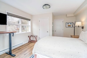 Condo, 1 Bedroom | 1 bedroom, free WiFi - Cloud Nine! Near Chair 7, Top Floor On River + Hot Tub 1 Bedroom Condo by RedAwning (Telluride)