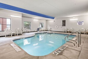 Indoor pool - Cobblestone Hotel & Suites - Central Wisconsin Airport (Mosinee)