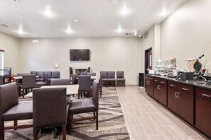 Free daily self-serve breakfast - Cobblestone Hotel & Suites - Central Wisconsin Airport (Mosinee)