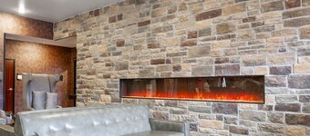 โรงแรมคอบเบิลสโตน แอนด์ สวีทส์ - เซ็นทรัล วิสคอนซิน แอร์พอร์ต