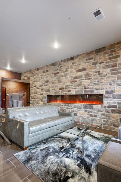 Cobblestone Hotel & Suites - Central Wisconsin Airport