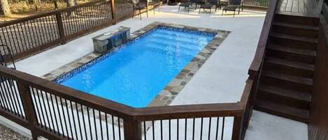 Outdoor pool, a heated pool